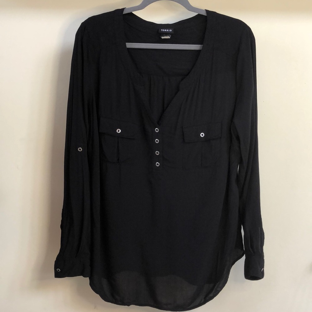 Torrid Black Button-Front Blouse sz 1